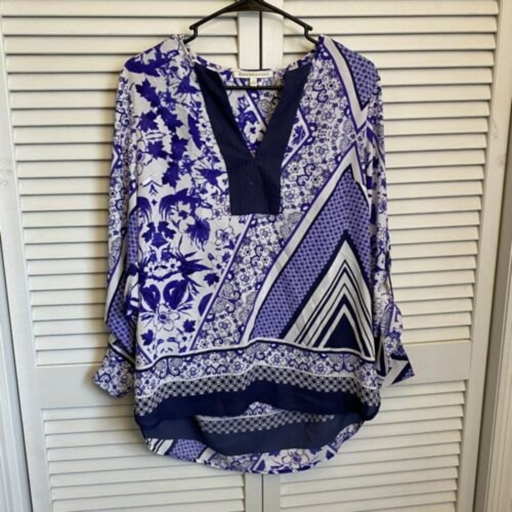 Daniel Rainn Womens Blouse Size Medium Blue Vneck 3/4 Sleeve